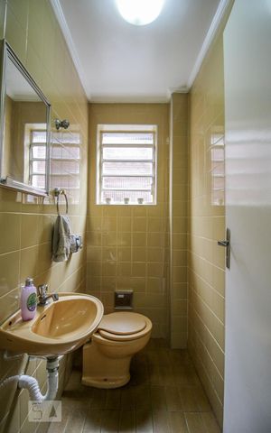 Casa à venda com 121m², 2 quartos e 2 vagas Casa à venda com 121m², 2 quartos e 2 vagasLavabo