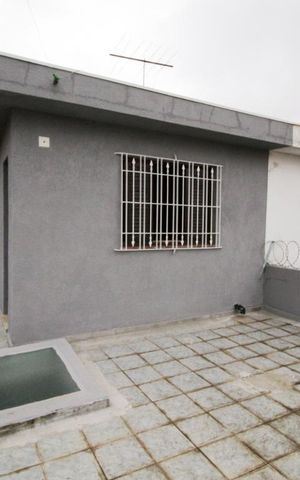 Casa à venda com 121m², 2 quartos e 2 vagas Casa à venda com 121m², 2 quartos e 2 vagasVaranda do quarto 1