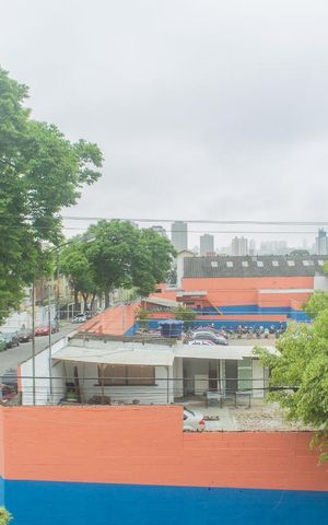 Casa à venda com 180m², 4 quartos e 3 vagas Casa à venda com 180m², 4 quartos e 3 vagasVista da Suíte 2