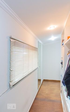 Casa à venda com 180m², 4 quartos e 3 vagas Casa à venda com 180m², 4 quartos e 3 vagasCloset