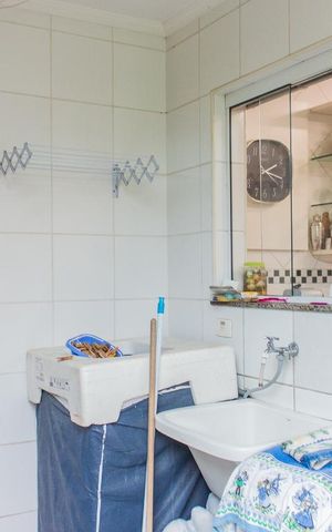 Casa à venda com 180m², 4 quartos e 3 vagas Casa à venda com 180m², 4 quartos e 3 vagasÁrea de Serviço