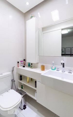 Apartamento à venda com 150m², 3 quartos e 3 vagas Apartamento à venda com 150m², 3 quartos e 3 vagasBanheiro da Suíte 1