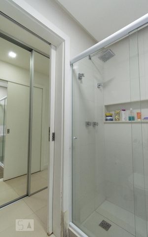 Apartamento à venda com 150m², 3 quartos e 3 vagas Apartamento à venda com 150m², 3 quartos e 3 vagasBanheiro da Suíte 2