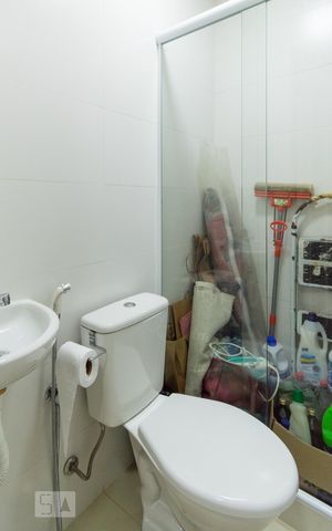 Apartamento à venda com 150m², 3 quartos e 3 vagas Apartamento à venda com 150m², 3 quartos e 3 vagasBanheiro de Serviço