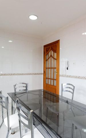 Casa à venda com 494m², 5 quartos e 6 vagas Casa à venda com 494m², 5 quartos e 6 vagasCozinha 1