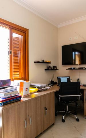 Casa à venda com 204m², 4 quartos e 4 vagas Casa à venda com 204m², 4 quartos e 4 vagasQuarto 1