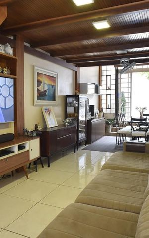 Casa de condomínio à venda com 160m², 4 quartos e 1 vagaSala
