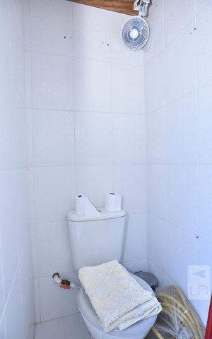 Casa de condomínio à venda com 160m², 4 quartos e 1 vagaLavabo