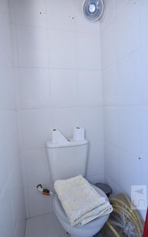 Casa de condomínio à venda com 160m², 4 quartos e 1 vagaLavabo