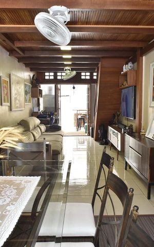 Casa de condomínio à venda com 160m², 4 quartos e 1 vagaSala