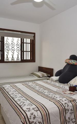 Casa de condomínio à venda com 160m², 4 quartos e 1 vagaQuarto 3