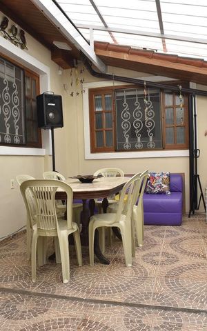 Casa de condomínio à venda com 160m², 4 quartos e 1 vagaVaranda gourmet
