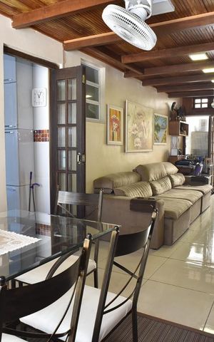Casa de condomínio à venda com 160m², 4 quartos e 1 vagaSala