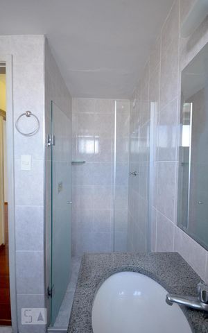 Apartamento à venda com 72m², 2 quartos e 1 vaga Apartamento à venda com 72m², 2 quartos e 1 vagaBanheiro