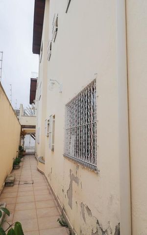 Casa à venda com 210m², 5 quartos e 2 vagasCorredor