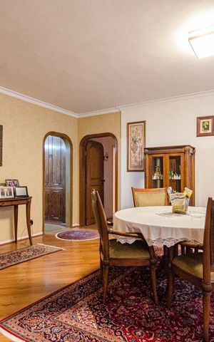 Apartamento à venda com 201m², 3 quartos e 2 vagas Apartamento à venda com 201m², 3 quartos e 2 vagasSala