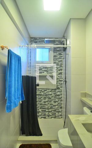 Apartamento à venda com 80m², 2 quartos e 2 vagasBanheiro social