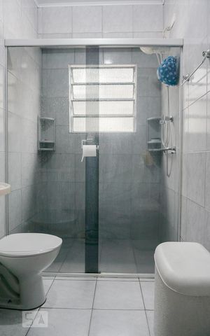 Casa à venda com 90m², 3 quartos e 1 vaga Casa à venda com 90m², 3 quartos e 1 vagaBanheiro