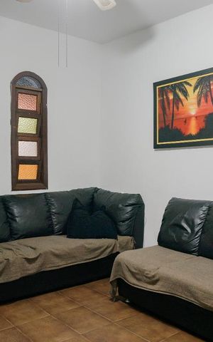 Casa à venda com 90m², 3 quartos e 1 vaga Casa à venda com 90m², 3 quartos e 1 vagaSala