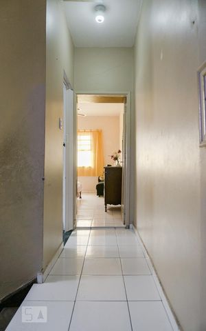 Casa à venda com 90m², 3 quartos e 1 vaga Casa à venda com 90m², 3 quartos e 1 vagaCorredor