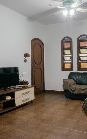 Casa à venda com 90m², 3 quartos e 1 vaga Casa à venda com 90m², 3 quartos e 1 vagaSala