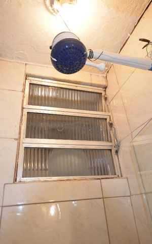 Apartamento à venda com 77m², 2 quartos e sem vagaBanheiro Social - Chuveiro