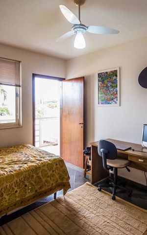 Casa à venda com 240m², 4 quartos e 8 vagas Casa à venda com 240m², 4 quartos e 8 vagasQuarto 1