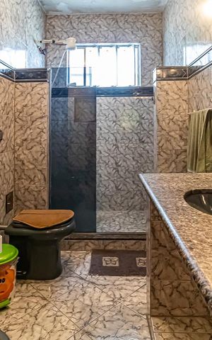 Apartamento à venda com 173m², 3 quartos e 3 vagas Apartamento à venda com 173m², 3 quartos e 3 vagasBanheiro Social