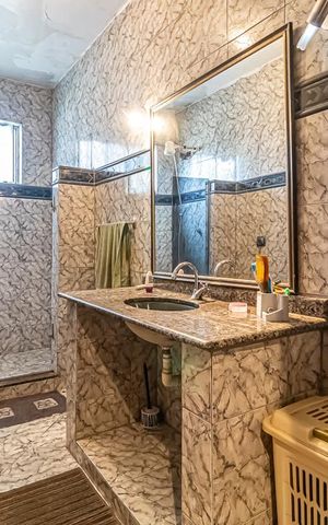 Apartamento à venda com 173m², 3 quartos e 3 vagas Apartamento à venda com 173m², 3 quartos e 3 vagasBanheiro Social
