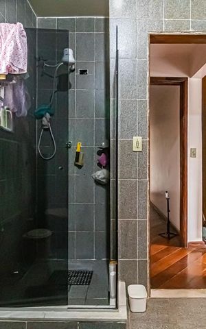 Apartamento à venda com 173m², 3 quartos e 3 vagas Apartamento à venda com 173m², 3 quartos e 3 vagasBanheiro da Suíte