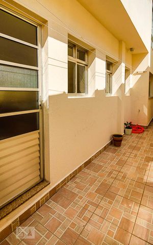 Casa à venda com 150m², 3 quartos e 1 vagaCorredor externo