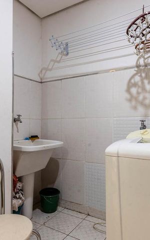 Casa à venda com 150m², 3 quartos e 1 vagaÁrea de serviço