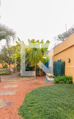 Casa à venda com 454m², 3 quartos e 3 vagas Casa à venda com 454m², 3 quartos e 3 vagasQuintal