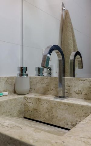 Casa à venda com 240m², 3 quartos e 3 vagas Casa à venda com 240m², 3 quartos e 3 vagasBanheiro da Suíte 1