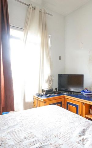 Casa à venda com 300m², 6 quartos e 3 vagas Casa à venda com 300m², 6 quartos e 3 vagasQuarto 01