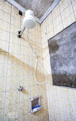 Casa à venda com 300m², 6 quartos e 3 vagas Casa à venda com 300m², 6 quartos e 3 vagasChuveiro