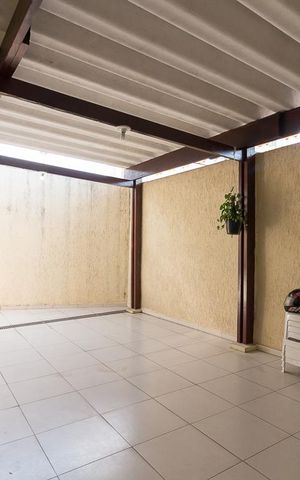Casa para alugar com 198m², 3 quartos e 2 vagasQuintal