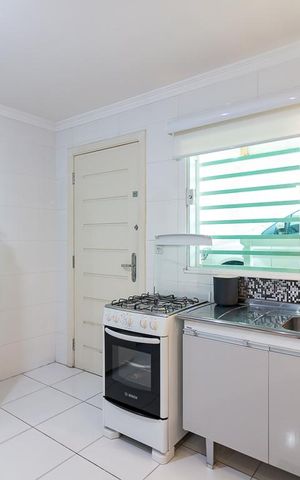 Casa para alugar com 198m², 3 quartos e 2 vagasCozinha
