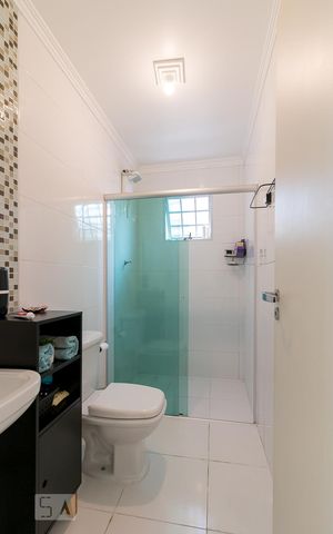 Casa para alugar com 198m², 3 quartos e 2 vagasBanheiro social