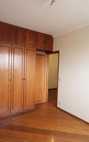 Apartamento à venda com 150m², 3 quartos e 2 vagasQuarto 2