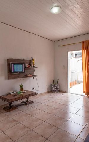 Casa à venda com 140m², 3 quartos e 6 vagasSala
