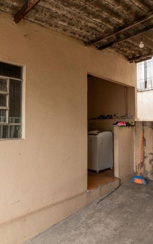Casa à venda com 140m², 3 quartos e 6 vagasQuintal