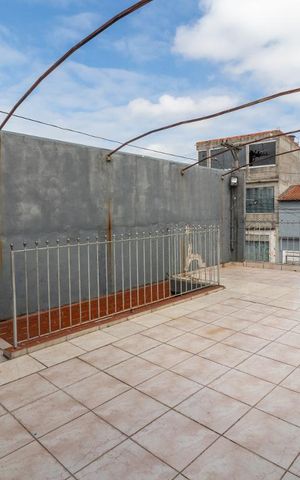 Casa à venda com 140m², 3 quartos e 6 vagasVaranda