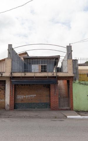 Casa à venda com 140m², 3 quartos e 6 vagasFachada