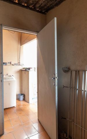 Casa à venda com 140m², 3 quartos e 6 vagasQuarto de Serviço