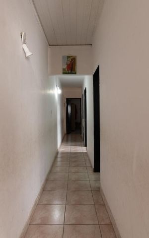 Casa à venda com 140m², 3 quartos e 6 vagasCorredor