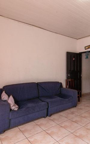 Casa à venda com 140m², 3 quartos e 6 vagasSala