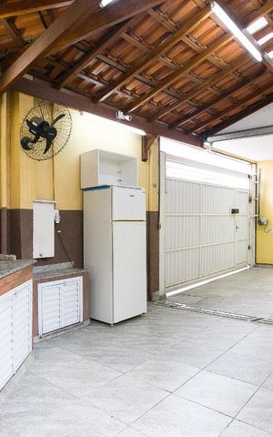 Casa à venda com 160m², 3 quartos e 2 vagasChurrasqueira