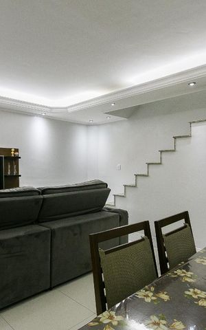 Casa à venda com 160m², 3 quartos e 2 vagasSala