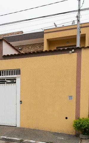 Casa à venda com 160m², 3 quartos e 2 vagasFachada